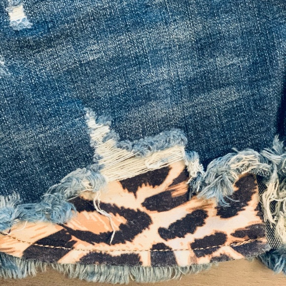 Kancan Leopard Pocket Shorts - Picture 2 of 3